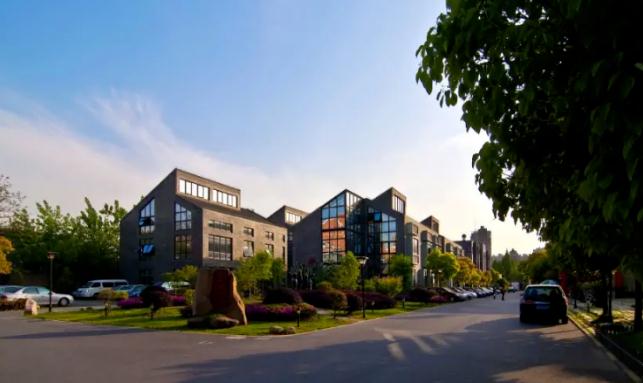 上海2577創意大院：雙層寬敞空間，靈活滿足創意企業需求