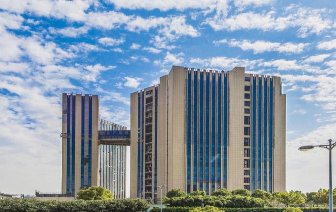 上海耀光中環國際廣場：挑高復式樓設計，打造靈活辦公空間