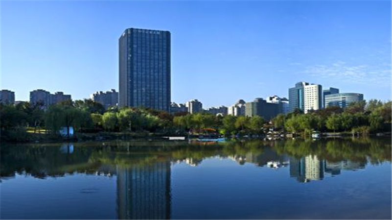 上海古北財富中心：高效電梯系統，提升辦公出行效率